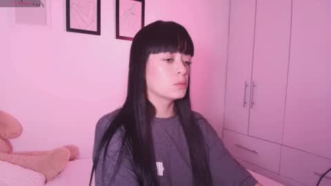 Snapshot of dannahyde chatting on 11-24-25, 06:07 Insta DannaBlueX online show from 11-24-25, 06:07