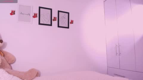 Snapshot of dannahyde chatting on 11-27-25, 06:32 Insta DannaBlueX online show from 11-27-25, 06:32