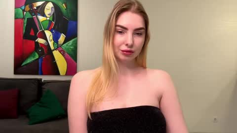 dannamissss online show from 12-17-24, 09:05