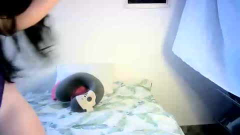 Snapshot of dannanovoa chatting on 05-17-26, 12:23 Danna online show from 05-17-26, 12:23
