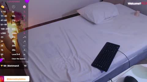 Snapshot of dannatiny chatting on 12-13-24, 07:32 Danna online show from 12-13-24, 07:32