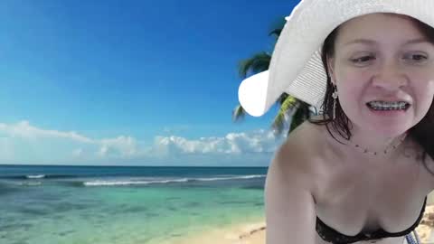 Snapshot of dannatiny chatting on 01-08-25, 03:28 Danna online show from 01-08-25, 03:28