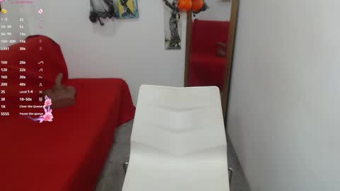 Snapshot of dannazuluaga chatting on 10-31-25, 01:23 Danna online show from 10-31-25, 01:23