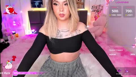 Snapshot of dannia_13 chatting on 06-05-26, 06:52 dannia_13 online show from 06-05-26, 06:52