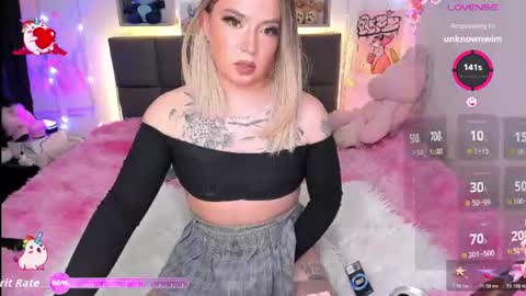 Snapshot of dannia_13 chatting on 06-11-26, 02:53 dannia_13 online show from 06-11-26, 02:53