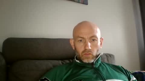 Snapshot of danny81boy chatting on 05-16-26, 05:34 danny81boy online show from 05-16-26, 05:34