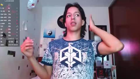 Snapshot of danny__phantom chatting on 10-25-25, 01:29 phantom555 online show from 10-25-25, 01:29