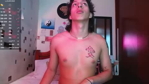 Snapshot of danny__phantom chatting on 10-26-25, 09:21 phantom555 online show from 10-26-25, 09:21