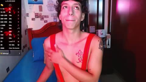 Snapshot of danny__phantom chatting on 11-19-25, 07:03 phantom555 online show from 11-19-25, 07:03