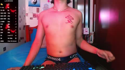 Snapshot of danny__phantom chatting on 11-26-25, 05:25 phantom555 online show from 11-26-25, 05:25