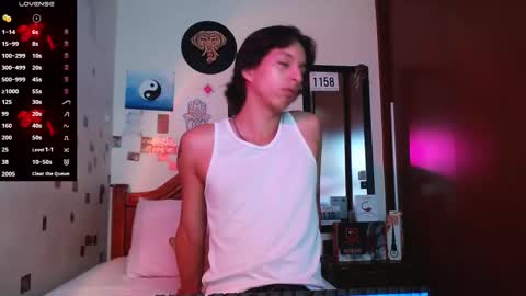 Snapshot of danny__phantom chatting on 12-16-25, 06:57 phantom555 online show from 12-16-25, 06:57