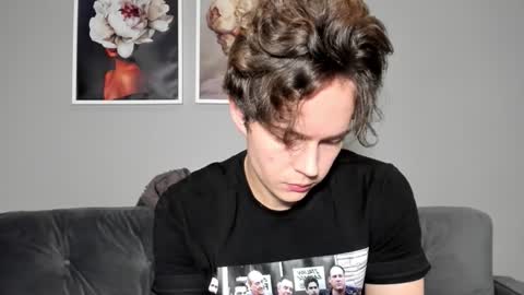 Snapshot of danny_love01 chatting on 12-15-24, 08:58 danny online show from 12-15-24, 08:58