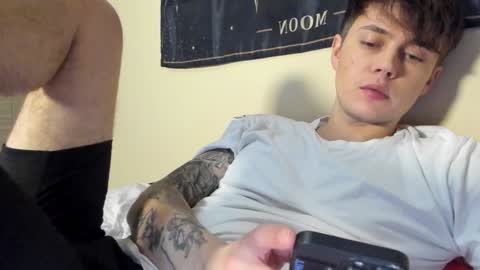 Snapshot of danny_love01 chatting on 12-19-24, 10:32 danny online show from 12-19-24, 10:32