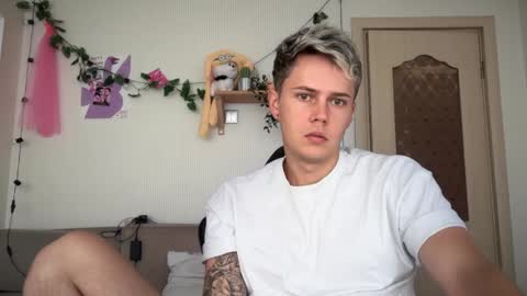 Snapshot of danny_love01 chatting on 09-15-25, 07:41 danny online show from 09-15-25, 07:41