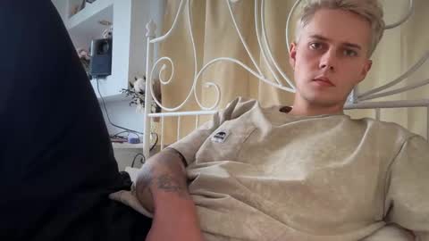 Snapshot of danny_love01 chatting on 10-03-25, 02:47 danny online show from 10-03-25, 02:47