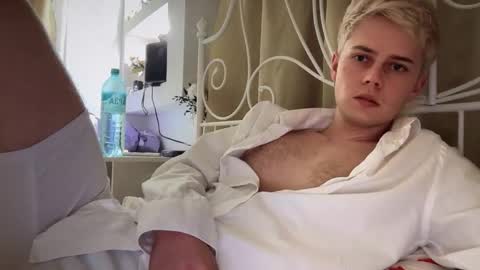 Snapshot of danny_love01 chatting on 10-06-25, 06:05 danny online show from 10-06-25, 06:05