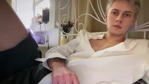 Snapshot of danny_love01 chatting on 10-30-25, 03:13 danny online show from 10-30-25, 03:13