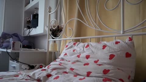 Snapshot of danny_love01 chatting on 11-02-25, 12:18 danny online show from 11-02-25, 12:18