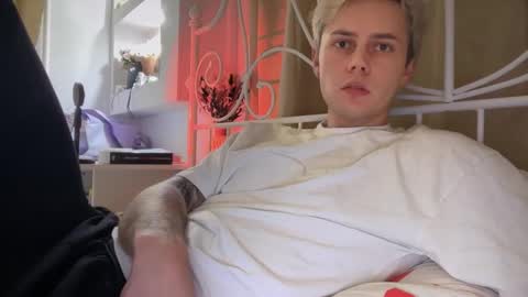 Snapshot of danny_love01 chatting on 11-27-25, 01:57 danny online show from 11-27-25, 01:57