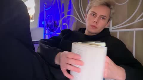 Snapshot of danny_love01 chatting on 12-02-25, 01:39 danny online show from 12-02-25, 01:39