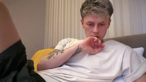 Snapshot of danny_love01 chatting on 03-20-26, 04:23 danny online show from 03-20-26, 04:23