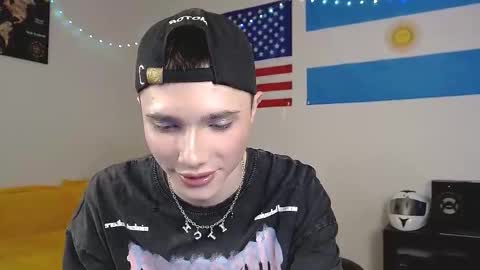 Snapshot of danny_noir chatting on 10-17-25, 10:18 Danny online show from 10-17-25, 10:18