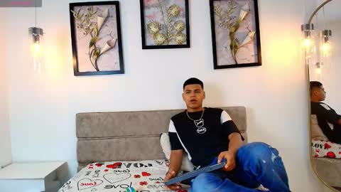 Snapshot of dannysamm chatting on 11-30-25, 12:31 dannysamm online show from 11-30-25, 12:31