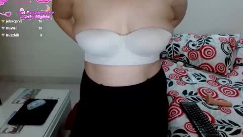 Snapshot of dannyxxxmom chatting on 05-15-26, 11:23 Danny online show from 05-15-26, 11:23