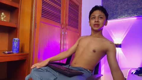 Snapshot of dante_bre chatting on 03-06-25, 01:35 dante_bre online show from 03-06-25, 01:35