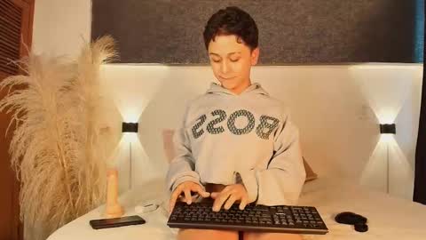 Snapshot of dante_bre chatting on 03-12-25, 03:18 dante_bre online show from 03-12-25, 03:18