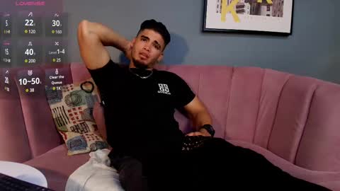 Snapshot of dante_fox_ chatting on 02-19-25, 01:51 Dante Fox online show from 02-19-25, 01:51