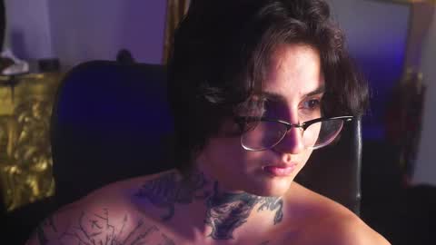 Snapshot of dantecoppolaa chatting on 02-18-25, 03:10 Dante coppola online show from 02-18-25, 03:10