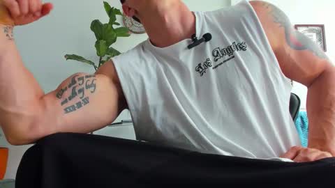 Snapshot of dantecummingss chatting on 12-14-25, 06:45 Dante online show from 12-14-25, 06:45