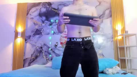 Snapshot of dantee_dark chatting on 12-19-25, 08:05 DANTE DARK online show from 12-19-25, 08:05