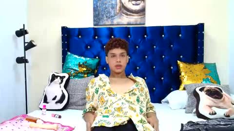 Snapshot of dantee_white18 chatting on 05-22-26, 06:57 dantee_white18 online show from 05-22-26, 06:57