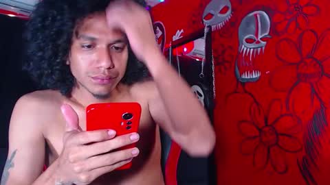Snapshot of dantehellsingx chatting on 10-19-25, 06:47 dantehellsingx online show from 10-19-25, 06:47