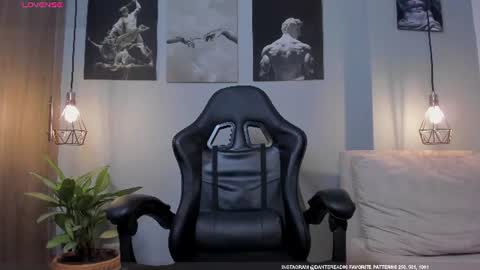 Snapshot of danteread chatting on 06-26-26, 01:10 danteread online show from 06-26-26, 01:10
