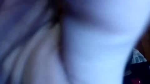 Snapshot of dantoncosso112 chatting on 10-22-25, 03:18 dantoncosso112 online show from 10-22-25, 03:18