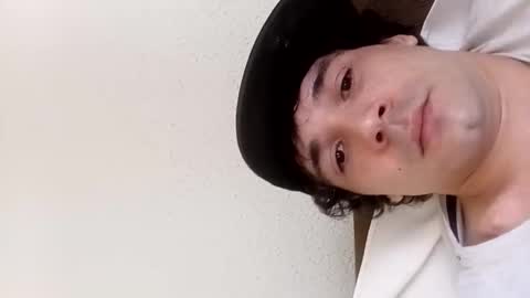 Snapshot of dantoncosso112 chatting on 12-17-25, 05:30 dantoncosso112 online show from 12-17-25, 05:30