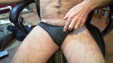 Snapshot of dantravis32 chatting on 11-18-25, 06:23 DanTravis online show from 11-18-25, 06:23