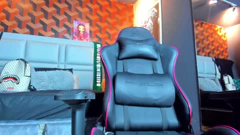 Dany online show from 01-26-25, 07:21