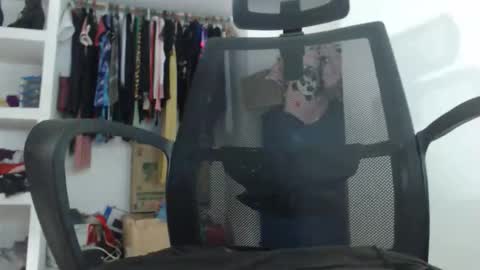 Snapshot of dany_monster_cock chatting on 12-14-25, 09:47 Daniela online show from 12-14-25, 09:47