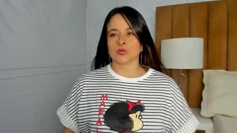 Snapshot of daphne81_ chatting on 03-04-25, 08:13 Daphne online show from 03-04-25, 08:13