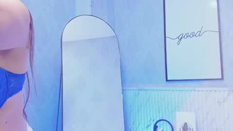 Snapshot of daphne81_ chatting on 09-11-25, 02:22 Daphne online show from 09-11-25, 02:22