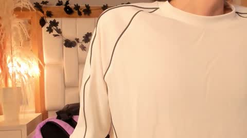 daphne_and_roger online show from 12-17-25, 11:05