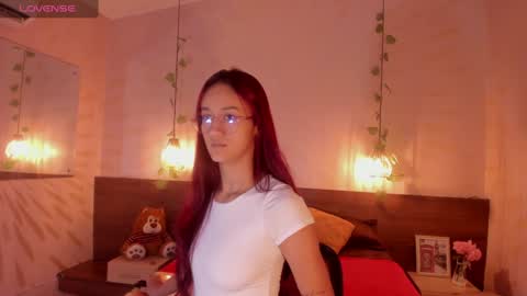Snapshot of daphne_courtis chatting on 01-04-25, 11:33 Daphne online show from 01-04-25, 11:33