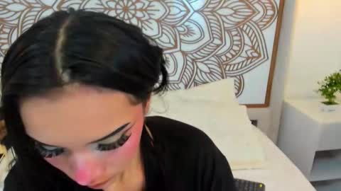 Daphne online show from 10-16-25, 02:07