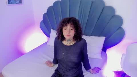 DaphneBlunt online show from 10-25-25, 02:24