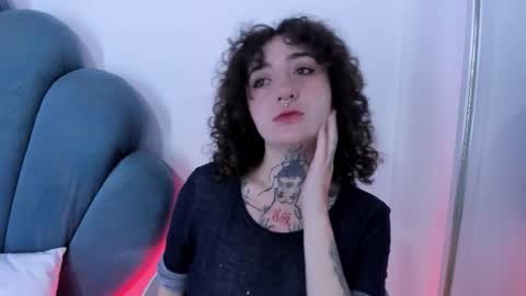 DaphneBlunt online show from 11-12-25, 01:44