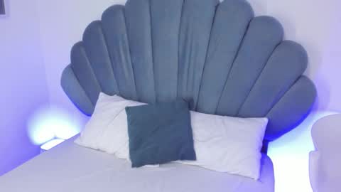 DaphneBlunt online show from 11-26-25, 01:45